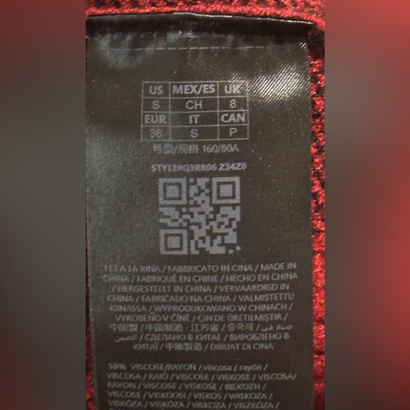 Guess Women's Bold Red Logo Sweater size S . - Picture 7 of 10